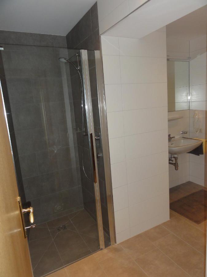 Haus Raetia Apartman Serfaus Szoba fotó