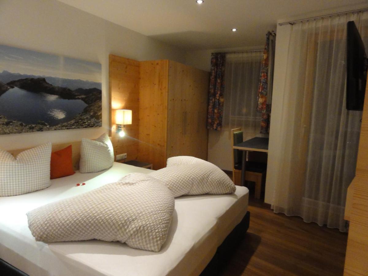 Haus Raetia Apartman Serfaus Szoba fotó