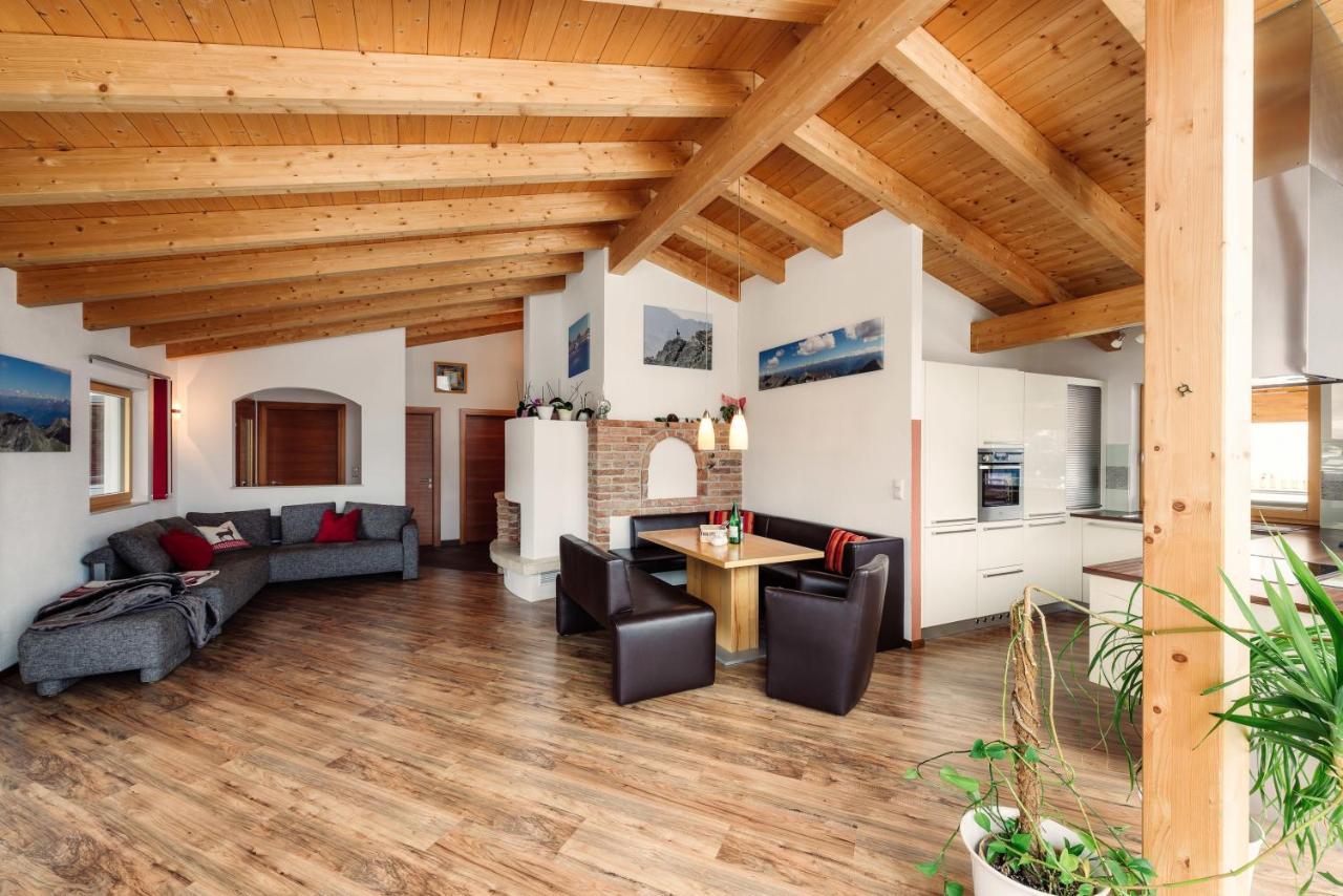 Haus Raetia Apartman Serfaus Szoba fotó